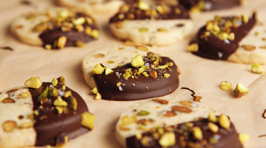 black and white cookies with pistachios recipe