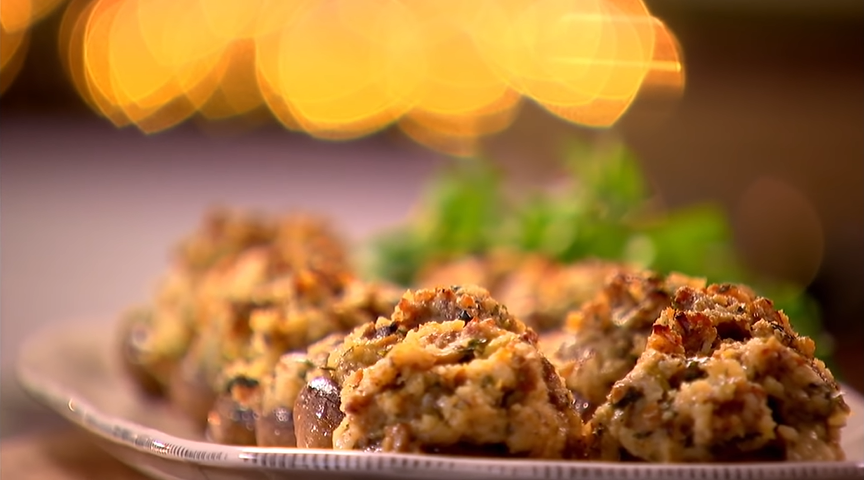 https://recipes.net/wp-content/uploads/portal_files/recipes_net_posts/2021-09/black-olive-mushroom-and-sausage-stuffing-recipe.png