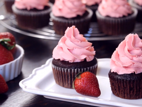 chocolate cupcakes with a strawberry mousse frosting recipe