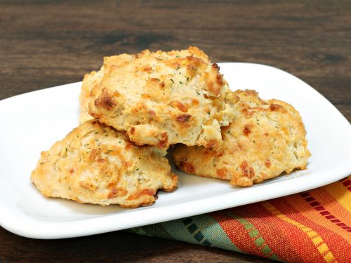 easy garlic cheddar biscuits recipe