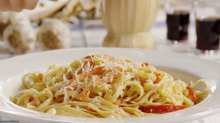 fettuccine with sweet pepper-cayenne sauce recipe