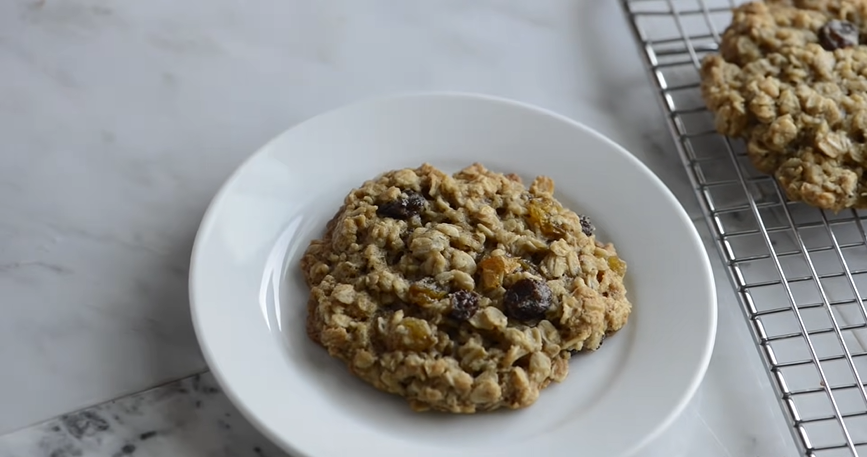 oatmeal raisin cookie granola recipe