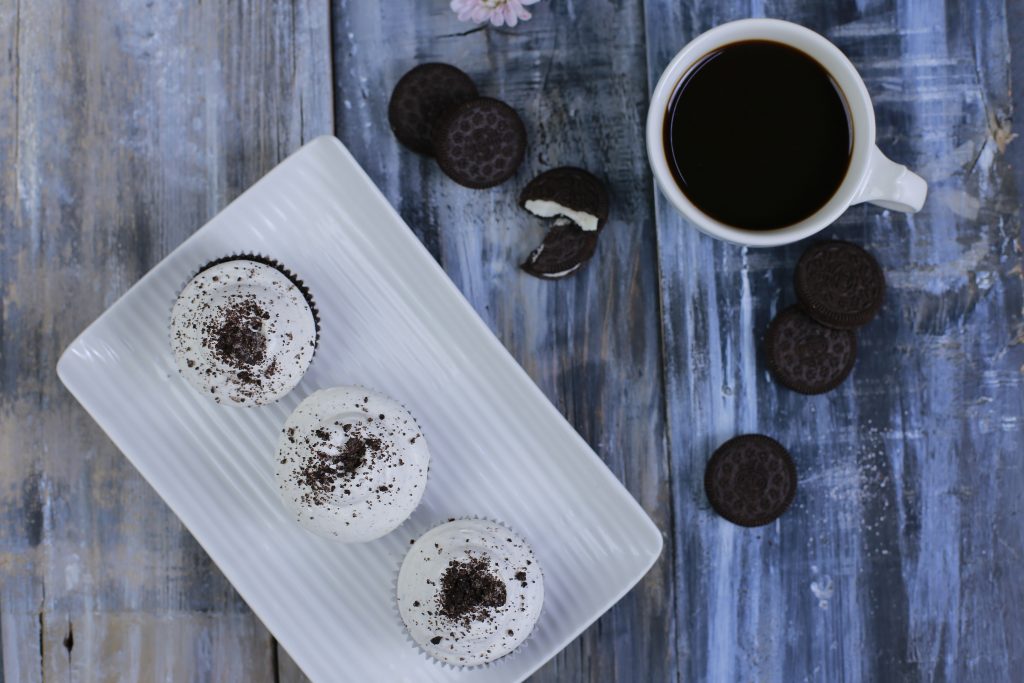 Oreo Cupcakes Recipe, vanilla oreo cupcakes with buttercream frosting and oreo crumbs