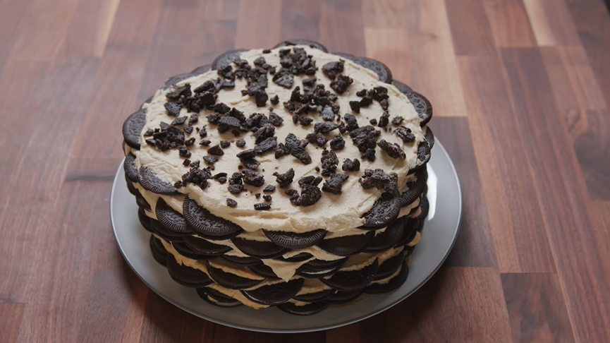 Easy and delicious Oreo Cake using a blender