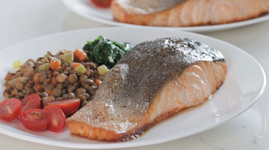 roasted salmon with lentils and bacon recipe
