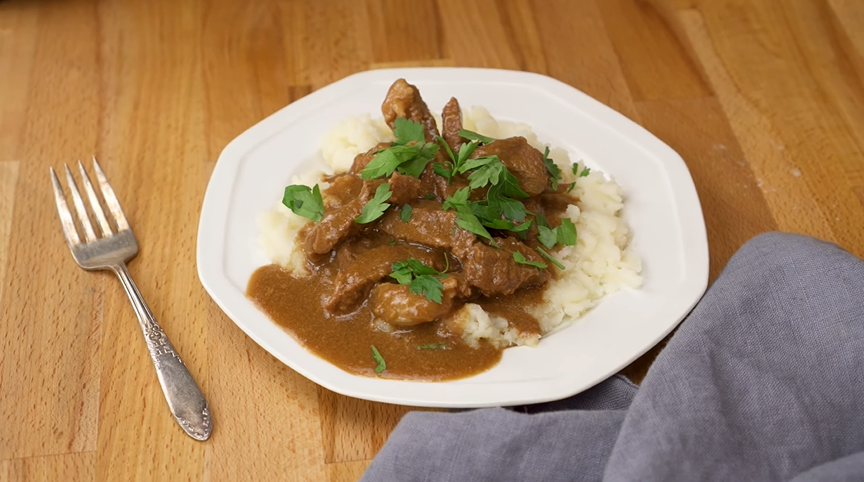 slow cooker steak and gravy pies recipe