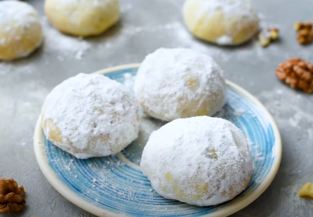 Snow Kiss Cookies (Snowball Cookies) Recipe