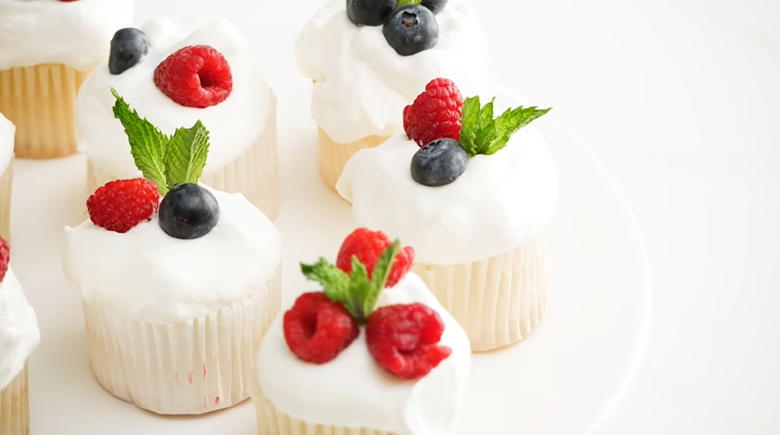 sweet light angel food cupcakes with meringue icing recipe