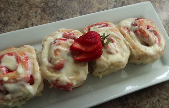 strawberry cinnamon roll muffins with a cream cheese glaze recipe