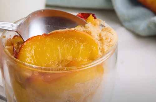 peach cobbler mug cake