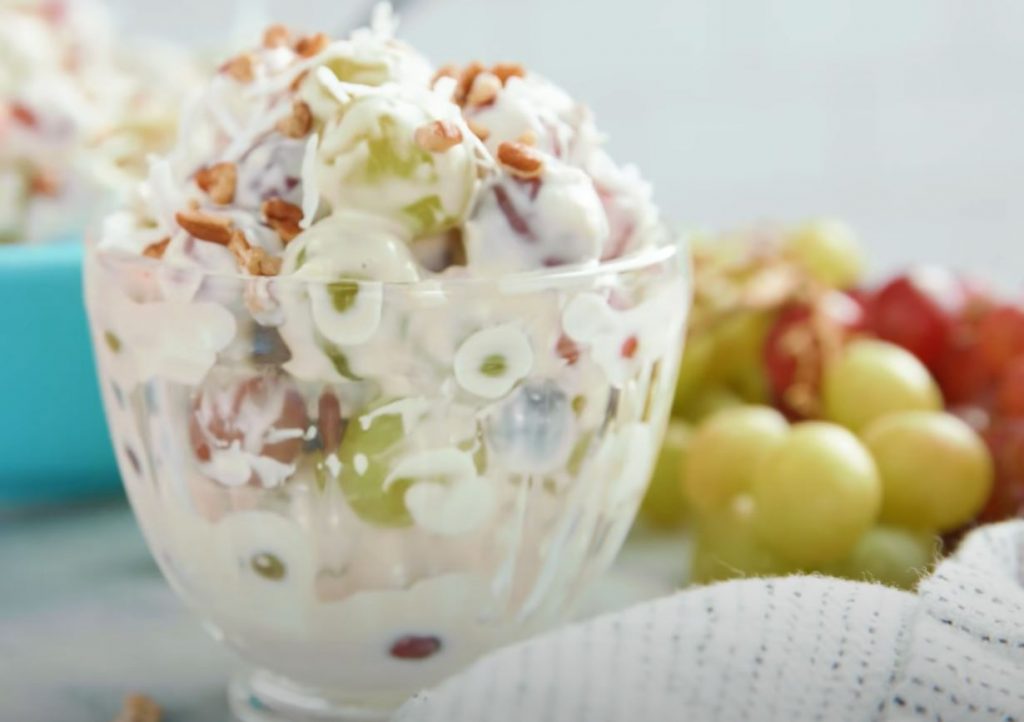 apple and grapes in cream recipe