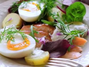 salmon, fennel and potato salad with sour-cream dressing recipe