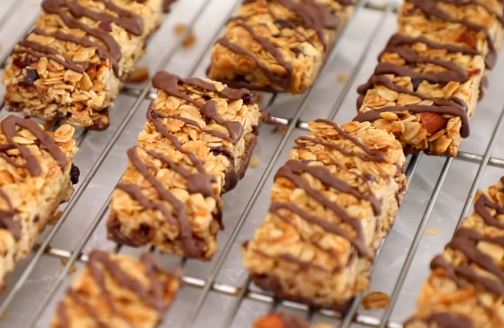 homemade chewy fudge granola bars recipe