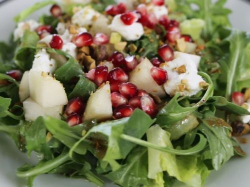green salad with goat cheese and pistachios recipe