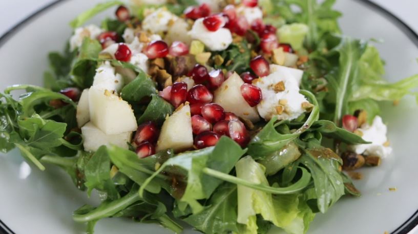 green salad with goat cheese and pistachios recipe