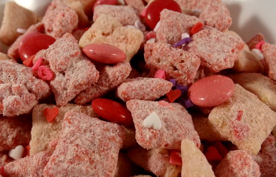 sweetheart valentine’s muddy buddies recipe