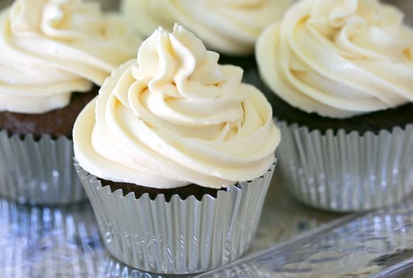 chocolate cupcakes with creamy frosting recipe