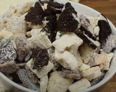 cookies and cream muddy buddies recipe