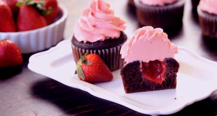 chocolate cupcakes with strawberry frosting recipe