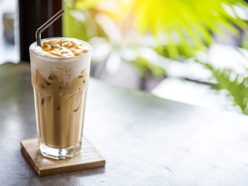 Iced White Chocolate Mocha Recipe, delicious iced cold coffee made with homemade white chocolate sauce and mocha