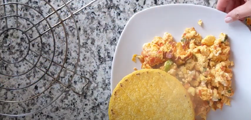 huevos pericos (colombian scrambled eggs) recipe