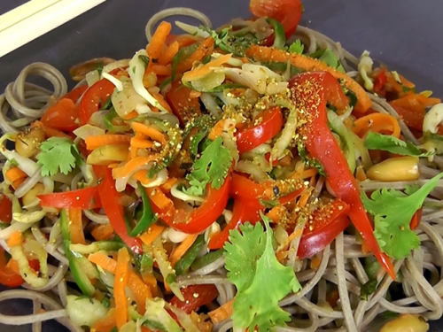 peanut soba noodles with broccoli and red pepper recipe