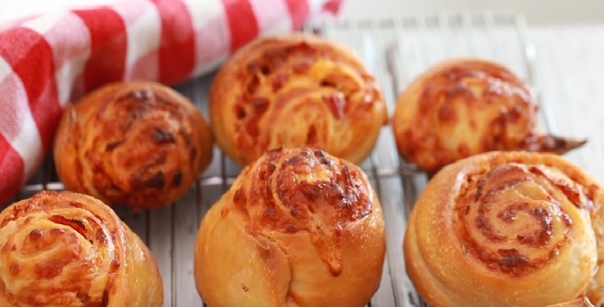 pressed pepperoni pizza party rolls recipe