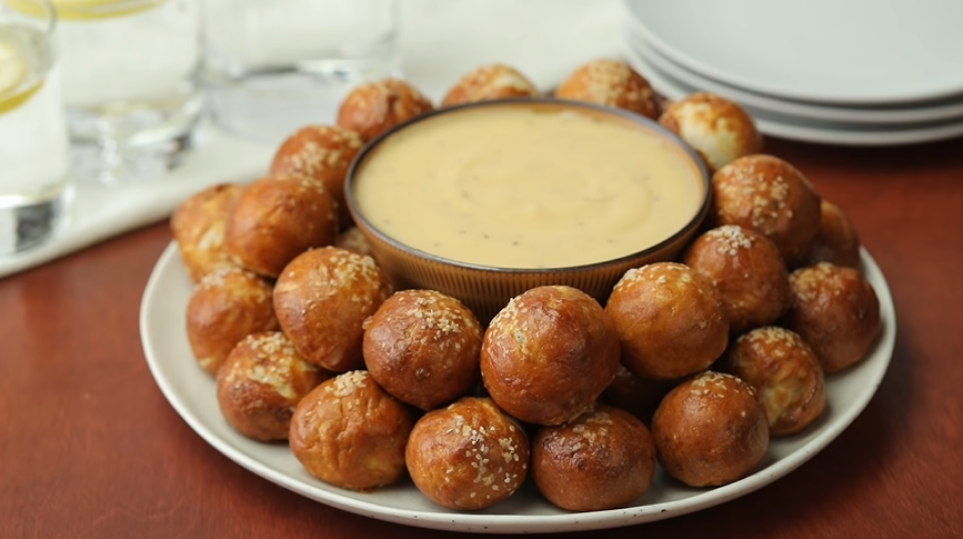 https://recipes.net/wp-content/uploads/portal_files/recipes_net_posts/2021-10/pretzel-bites-with-mustard-cheese-sauce-recipe.png