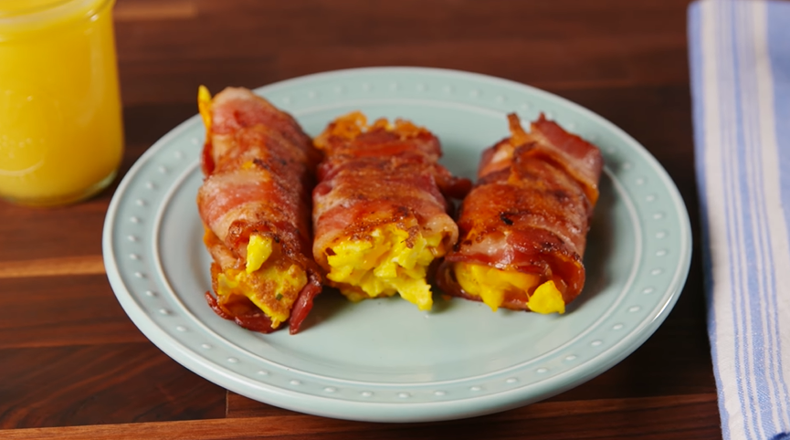 quick eggs with bacon and gorgonzola recipe