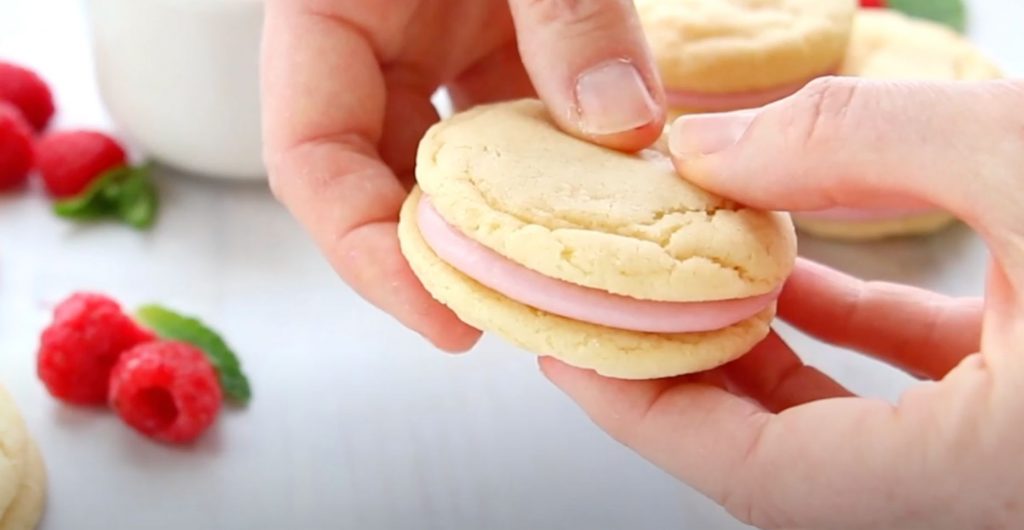 Raspberry Cream Sandwich Cookies Recipe