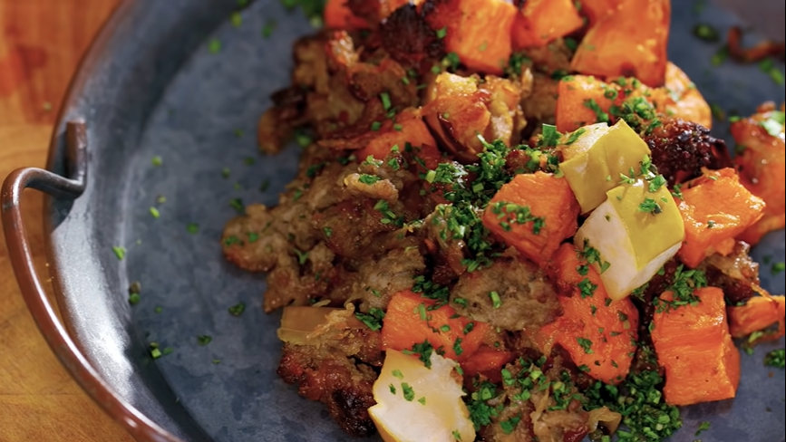 https://recipes.net/wp-content/uploads/portal_files/recipes_net_posts/2021-10/sausage-and-sweet-potato-stuffing-recipe.png