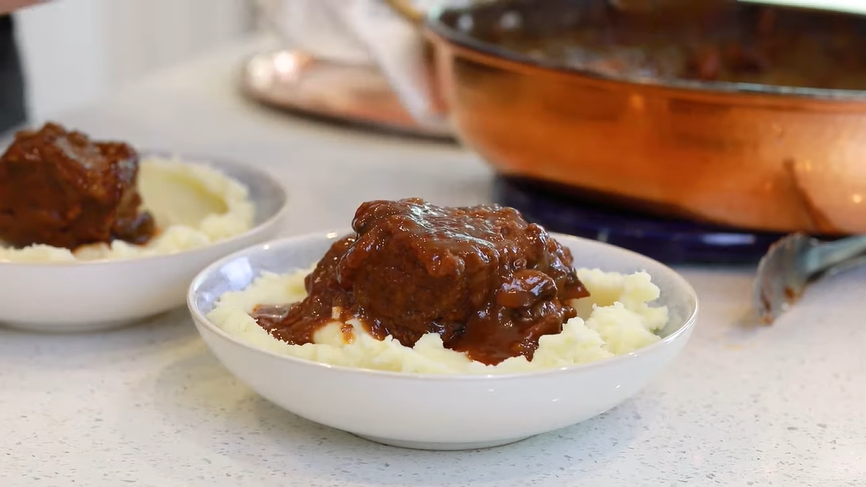slow cooker bourbon short ribs with cheesy grits recipe