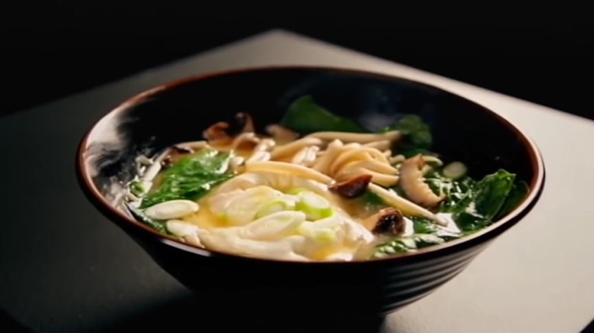 soba noodle bowls with spinach and poached eggs recipe
