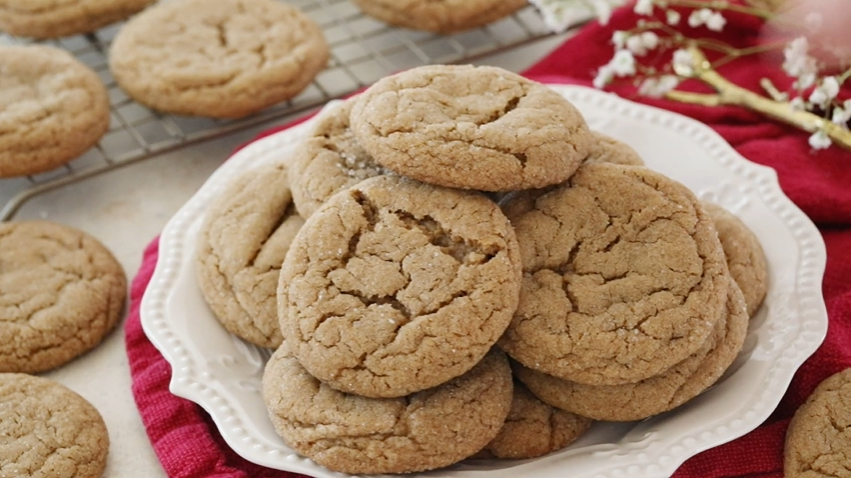 soft-baked gingersnap molasses cookies recipe