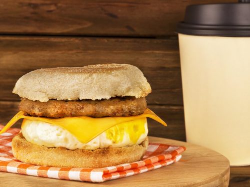 Sausage Egg McMuffin Recipe, delicious homemade sausage egg mcmuffin with breakfast sausage, eggs, and cheese