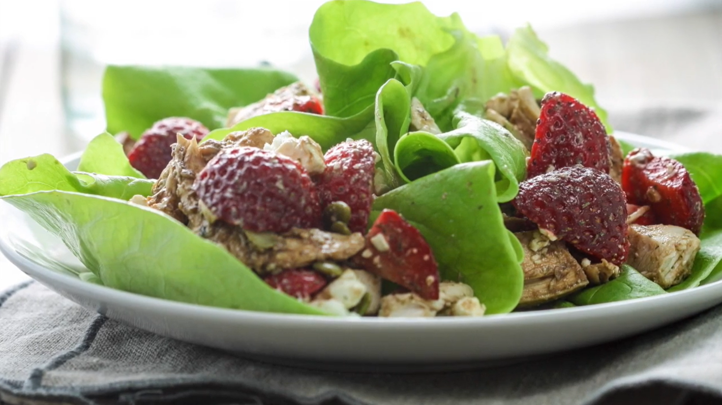 Balsamic Berry Salad Lettuce Cups