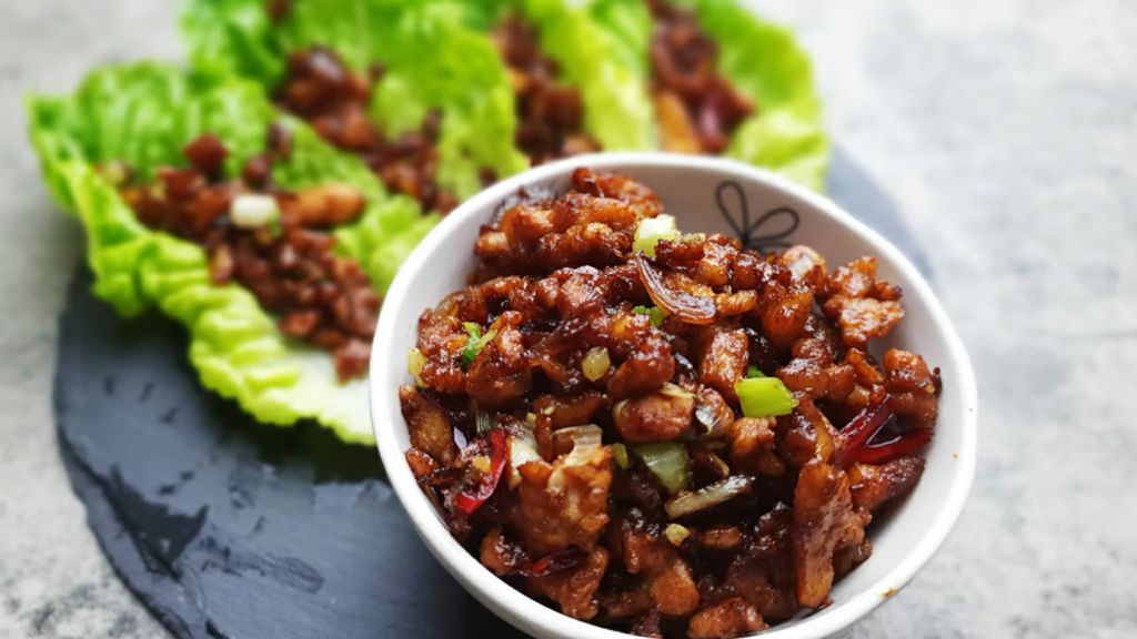 thai-style minced chicken lettuce cups recipe